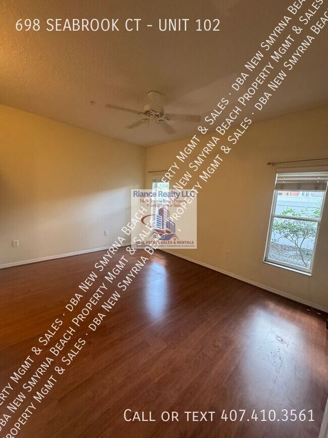 Building Photo - 698 Seabrook Ct
