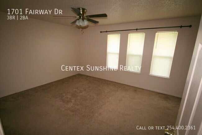 Building Photo - 1701 Fairway Dr