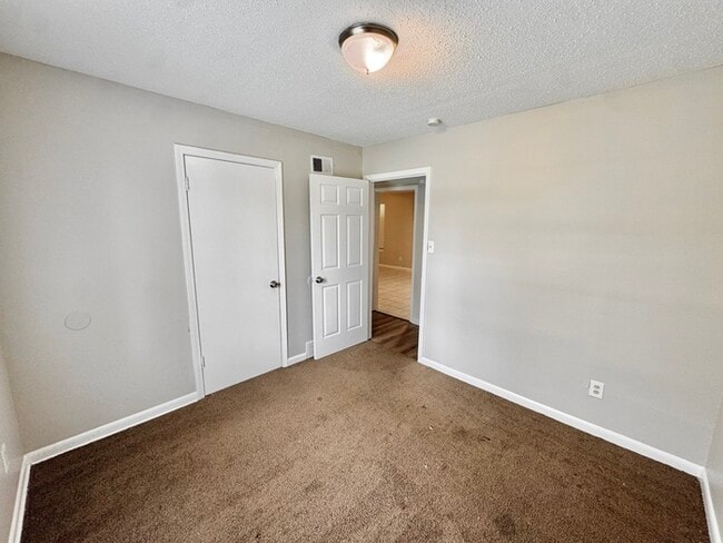 Building Photo - 5151 Corkwood Dr