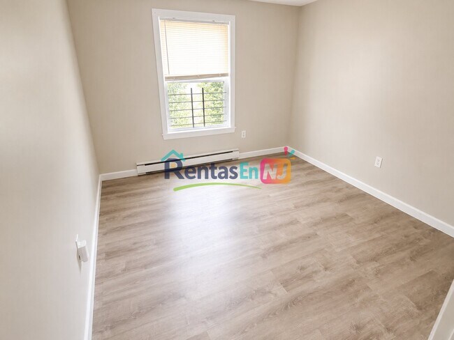 Building Photo - 311 Littleton Ave