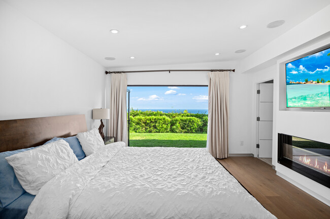 Building Photo - 18320 Clifftop Way