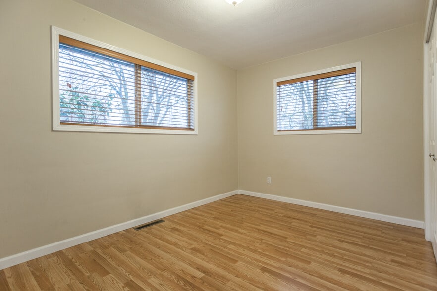 bedroom 2 - 5703 N Commercial Ave