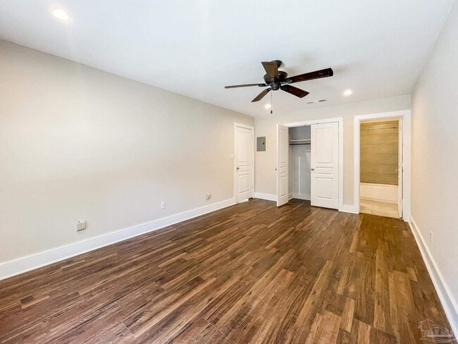 Building Photo - 3300 N Sugartree St