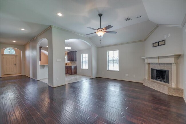Building Photo - 12130 Brightwood Dr