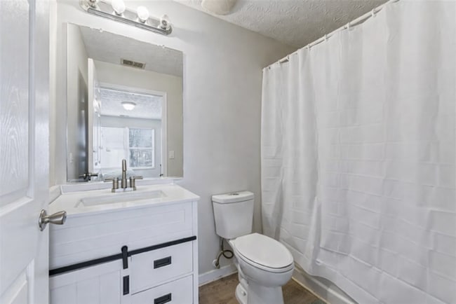 Building Photo - Spacious 2nd Floor Condo in Lithonia, Georgia -- Vouchers Accepted