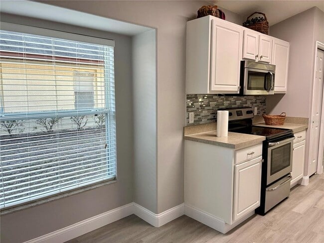 Building Photo - 951 Vindale Rd