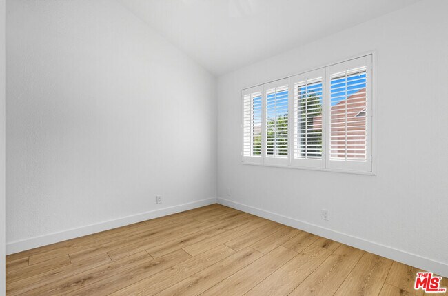 Building Photo - 18730 Hatteras St