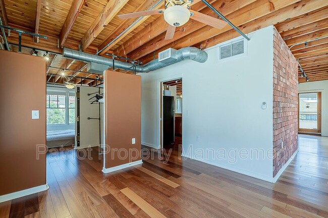Building Photo - 304 W Roosevelt St
