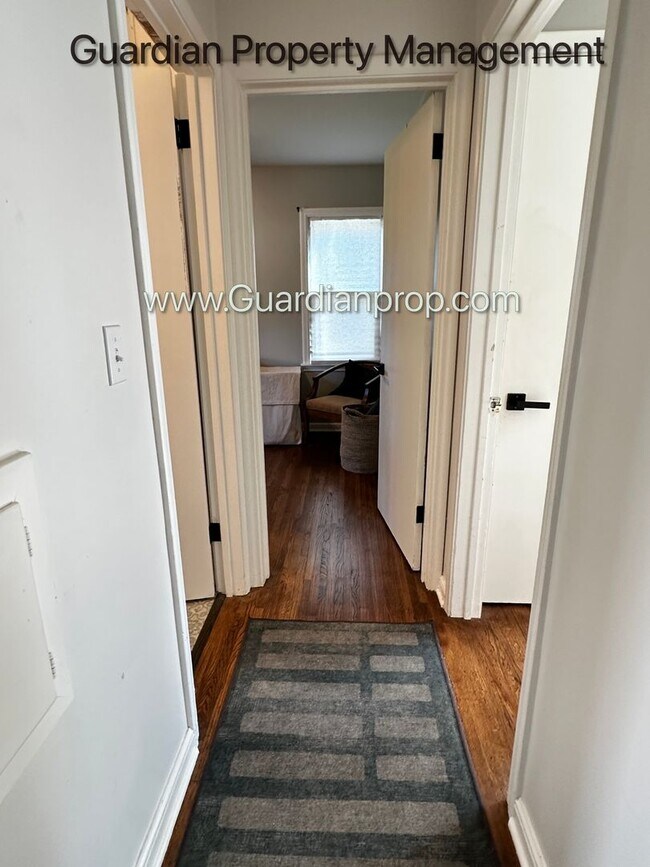 Building Photo - St Louis Park Renovated Single Family Home...