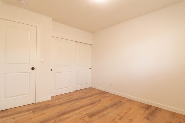 Building Photo - 506-510 SE 46th Ave