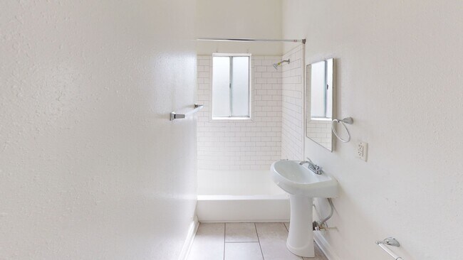 Building Photo - Budlong Apartments...Newly Renovated One Bedroom...Hardwood Floors!