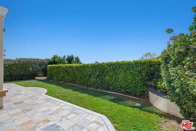 Building Photo - 16646 Cll Brittany