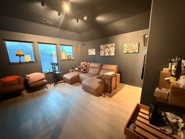 Building Photo - 23609 Zinfandel Dr