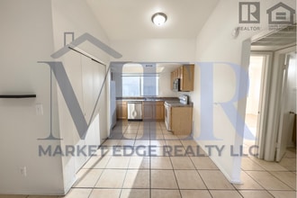 Building Photo - 2Bed/2Bath Apartment at Peoria Ave/19th Ave! Ready for Immediate Move-In! -- All Tile Flooring!