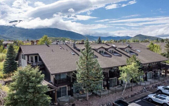 Building Photo - Furnished Park City Studio Available for Rent