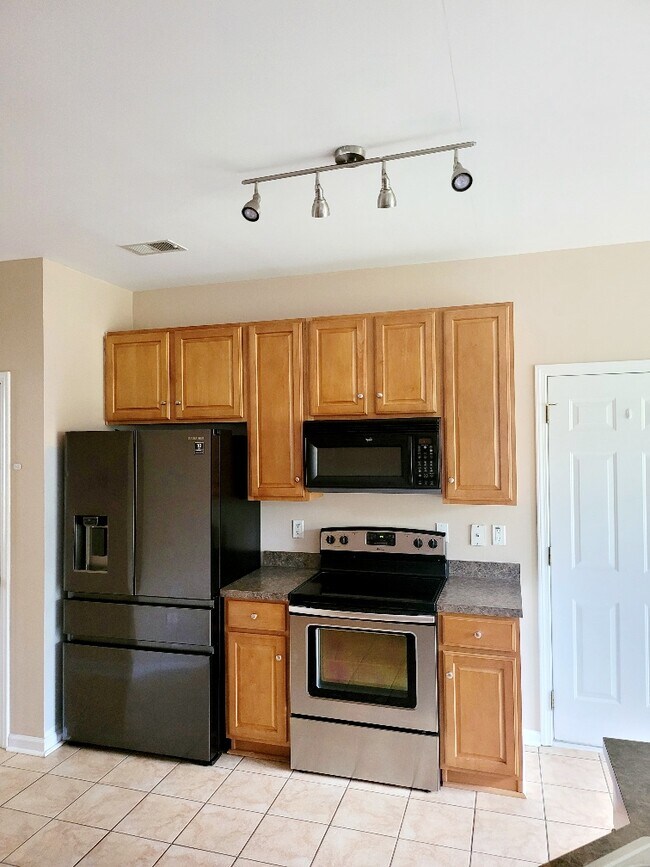 Building Photo - 325 Afton Ln