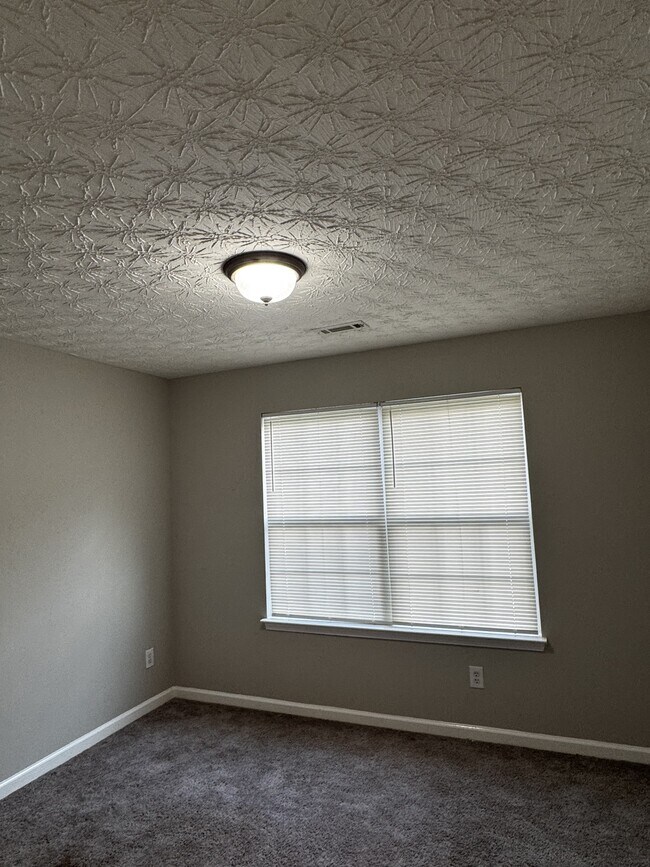 Building Photo - 265 Sunshine Trail