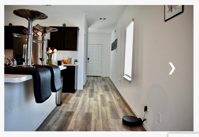 Building Photo - 1811 Legacy Hills Dr