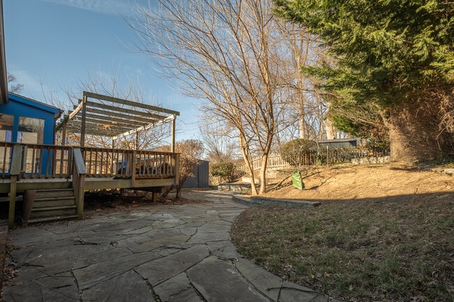 Building Photo - 1407 Leegate Rd NW