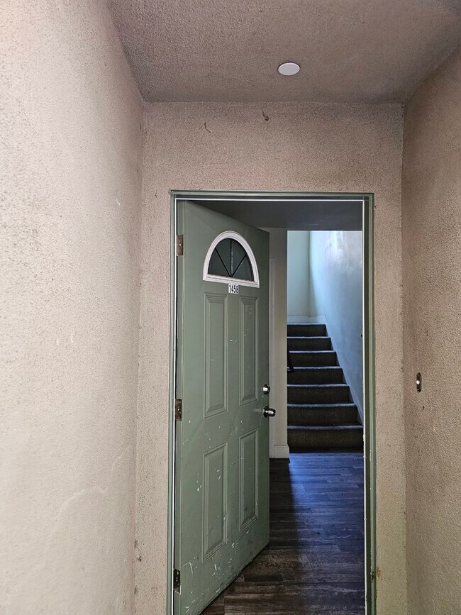 Building Photo - 23(1456,1458)