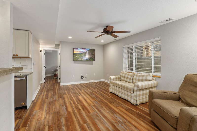 Building Photo - 616 2nd St