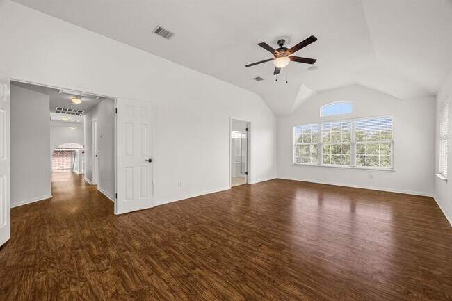 Building Photo - 11905 Lake Stone Dr