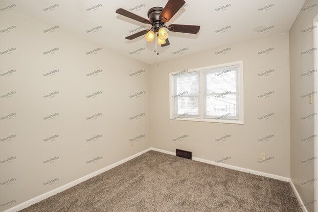 Building Photo - 2365 Pelton Ave