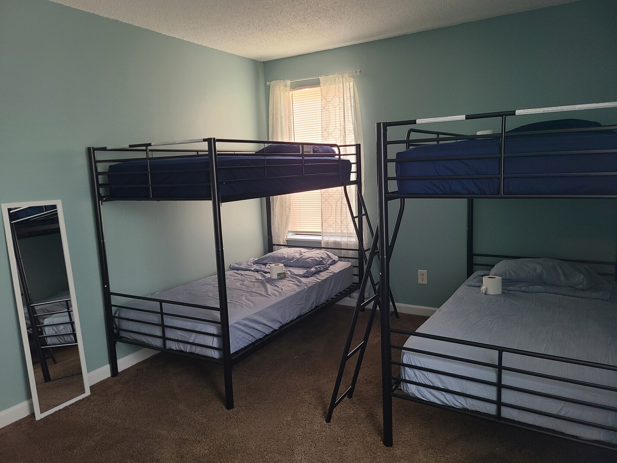 Building Photo - 2005 Greens Blvd