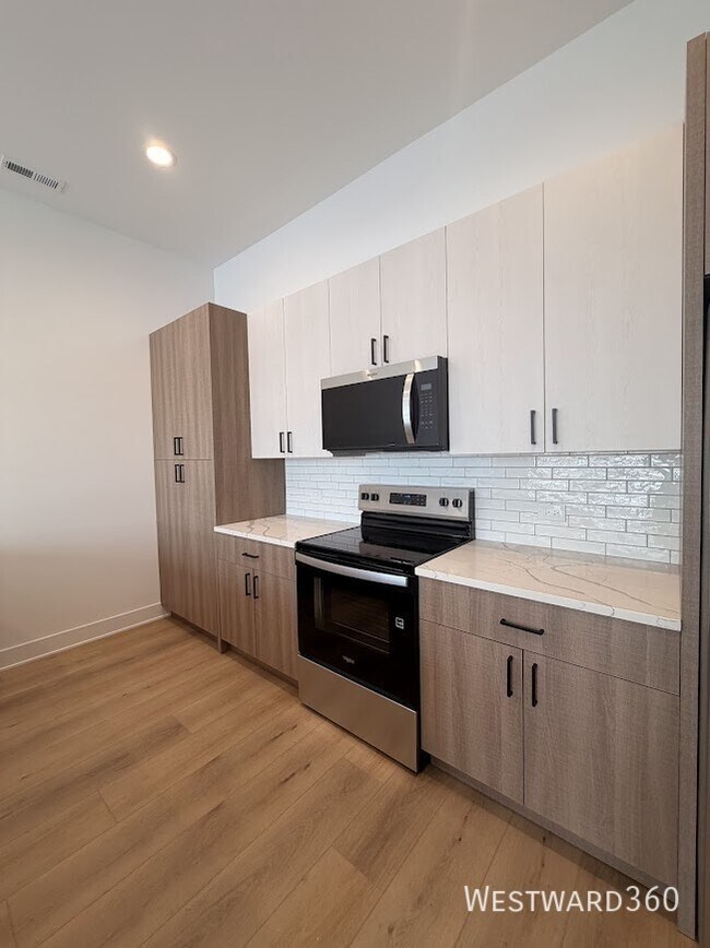 Building Photo - 1607 W 13th St