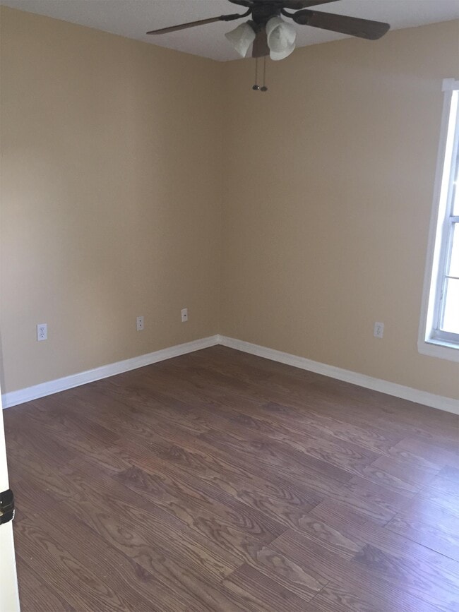 Building Photo - 925 Whisler Ct