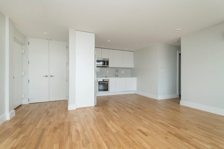 Building Photo - 334 Harvard St