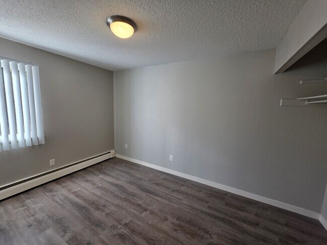 Building Photo - 233 E Arvada St