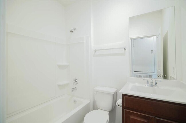 Building Photo - 118 Ashwood Glade Dr