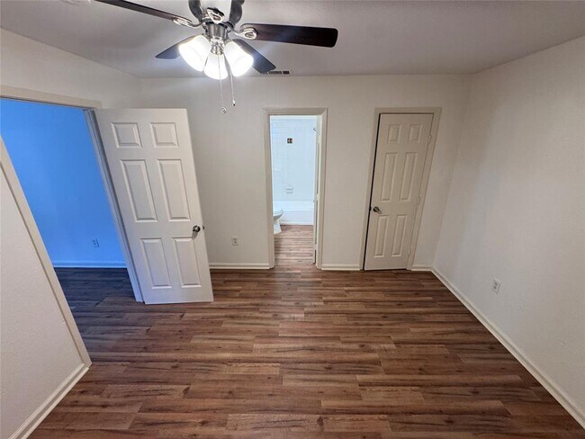 Building Photo - 8207 Sam Rayburn Dr