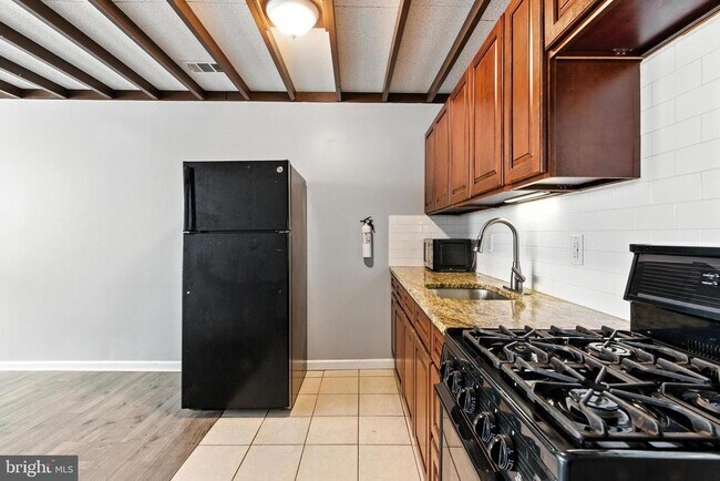 Building Photo - 708 S Randolph St