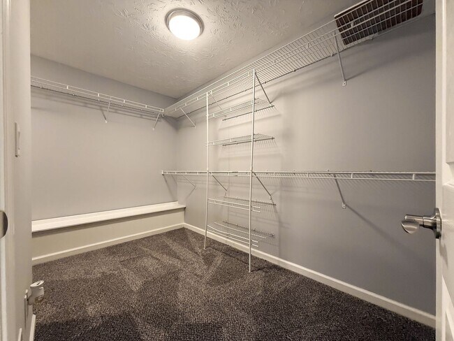 Building Photo - 2018 Tranquil Ln