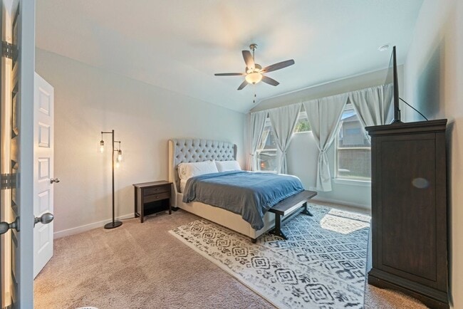 Building Photo - 1020 Highland Vista