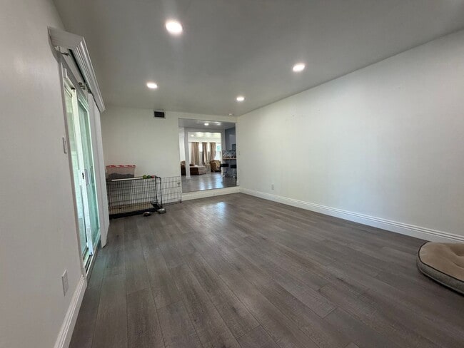 Building Photo - 3163 Portsmouth Dr