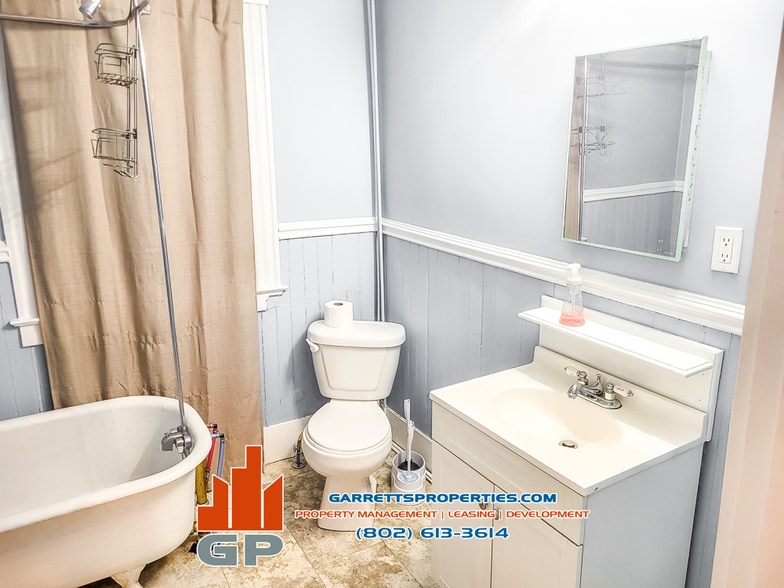 Building Photo - 36 Maple Ave