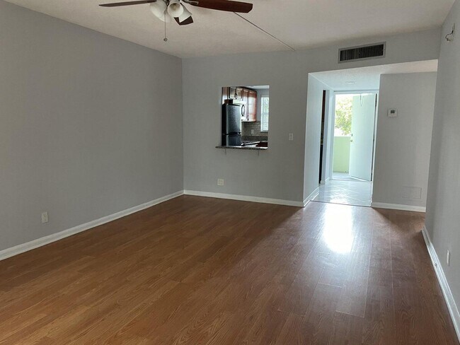 Building Photo - 1638 Embassy 305 Dr