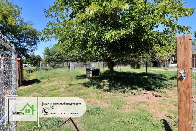 Building Photo - 4750 Pheasant Dr