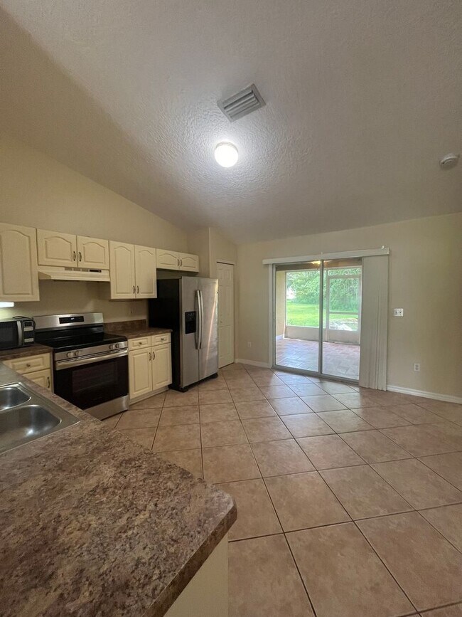 Building Photo - Welcome to this beautiful 3-bedroom, 2-bat...