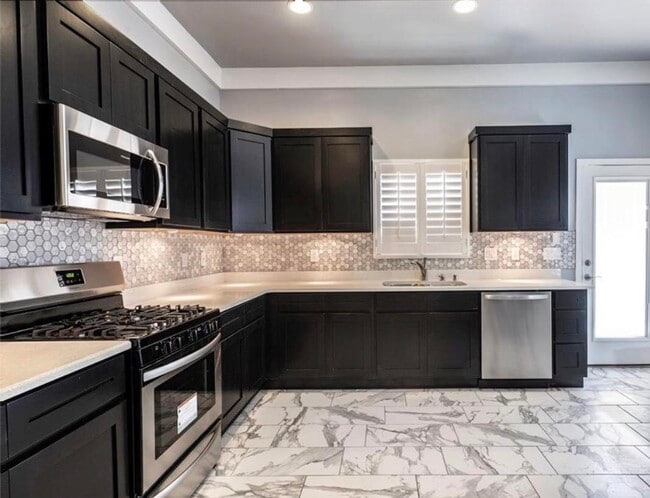 Building Photo - 14832 Boer Trl Ave