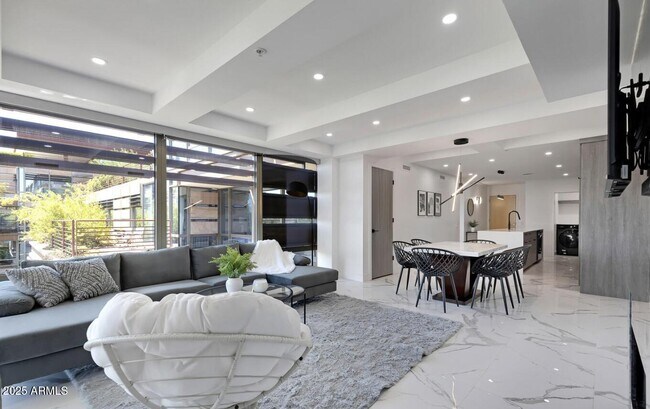 Building Photo - 7157 E Rancho Vista Dr