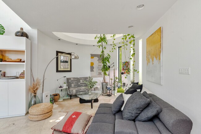 Building Photo - 4809 Neyrey Dr