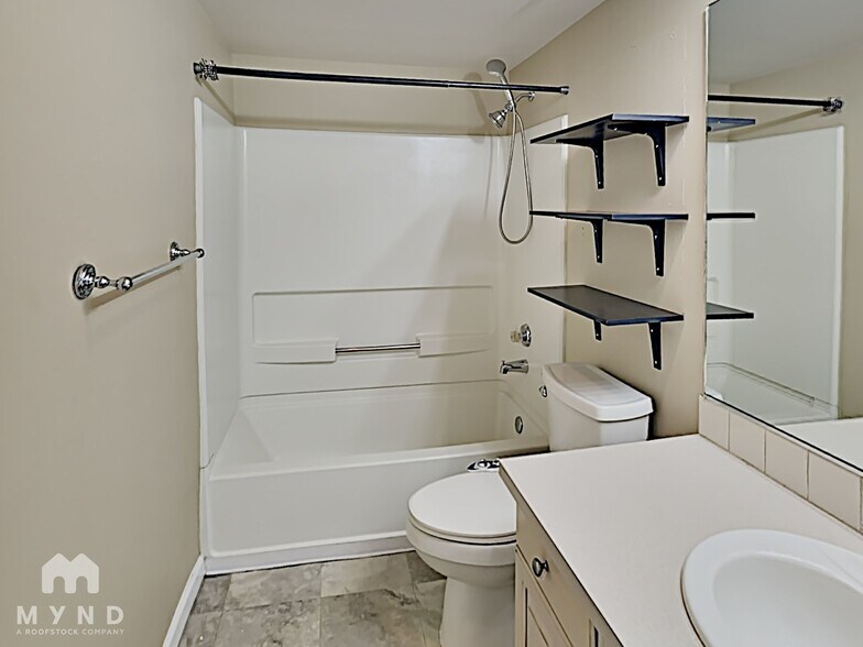 Building Photo - 2530 15th Ave W