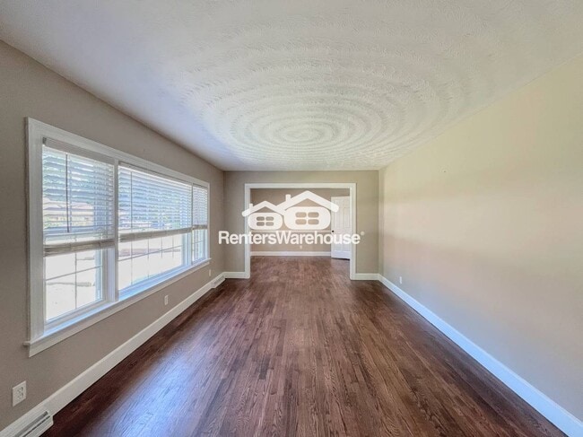 Building Photo - 2909 Duke of York Dr