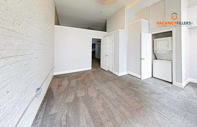 Building Photo - 507 N Paca St