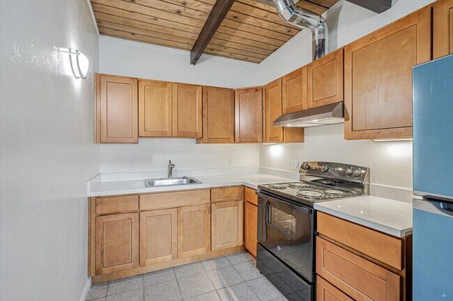 Building Photo - 2nd Floor 1Bed/1Ba Unit in El Cerrito - Remodeled and Comes with 1 Car Parking Space