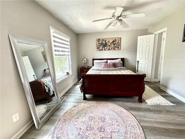 Building Photo - 5045 Laurel Springs Way SE